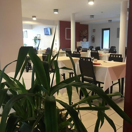 Hotel Royal San Benedetto del Tronto Exteriör bild