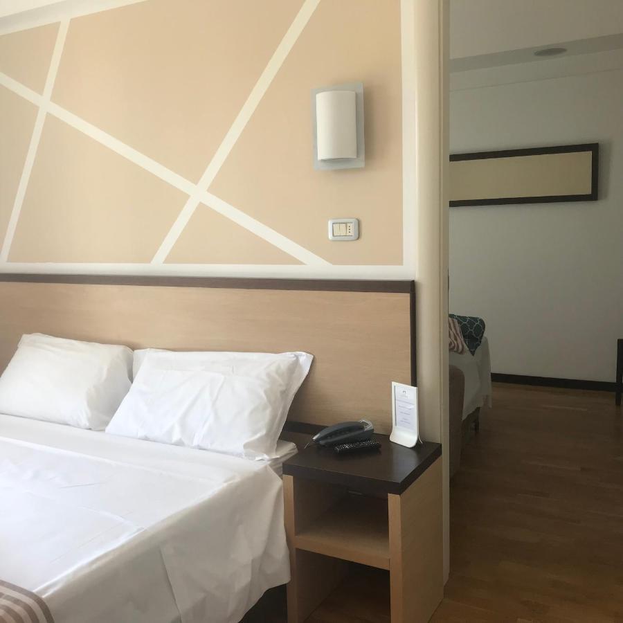 Hotel Royal San Benedetto del Tronto Exteriör bild