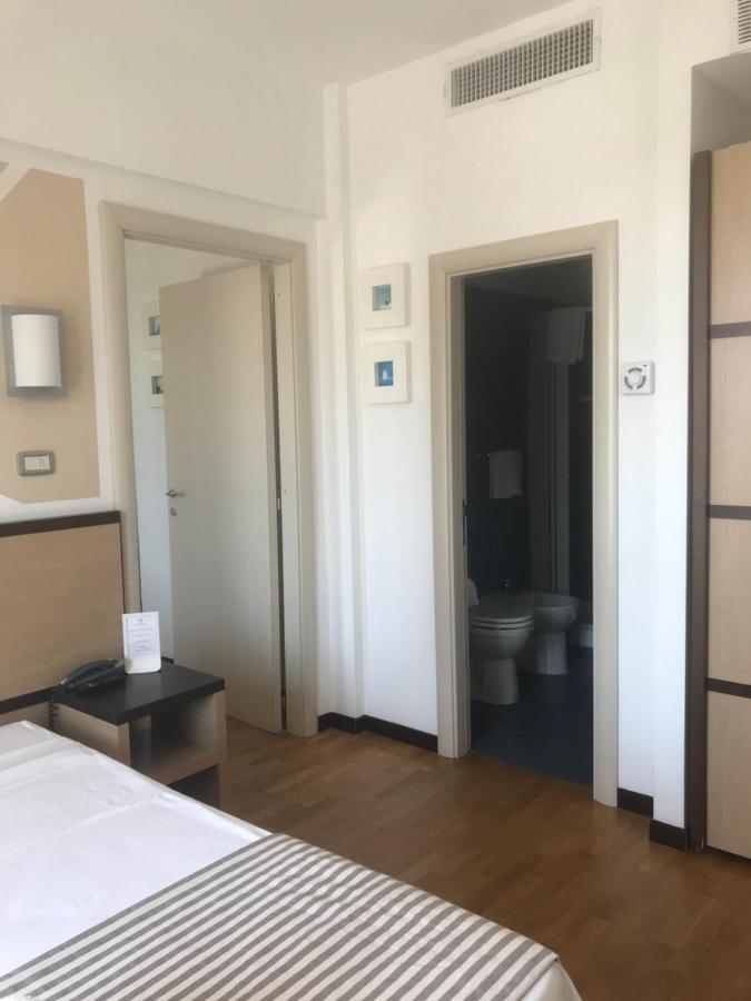 Hotel Royal San Benedetto del Tronto Exteriör bild