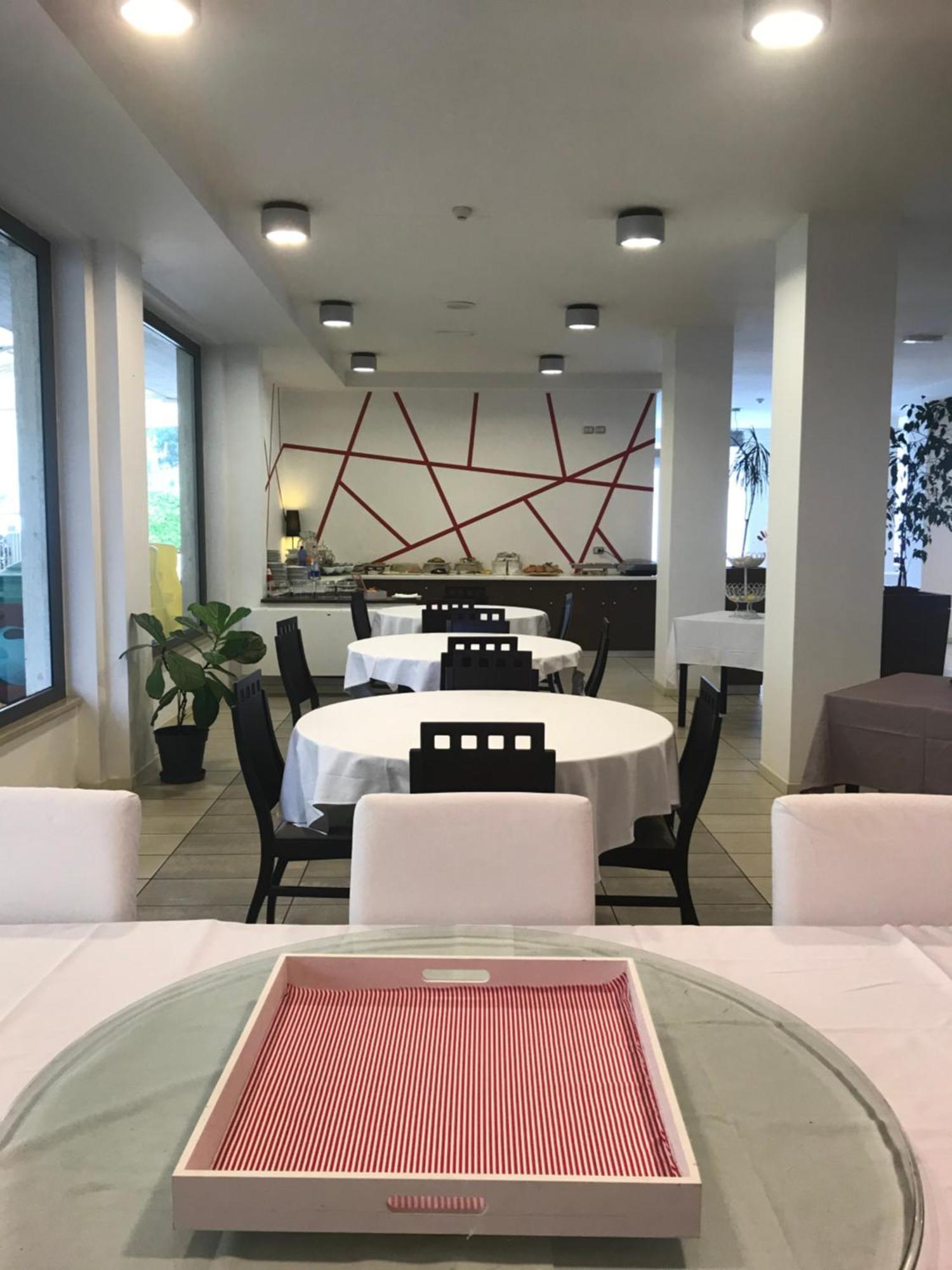 Hotel Royal San Benedetto del Tronto Exteriör bild
