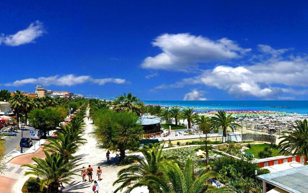 Hotel Royal San Benedetto del Tronto Exteriör bild