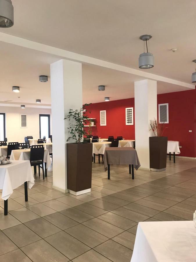 Hotel Royal San Benedetto del Tronto Exteriör bild