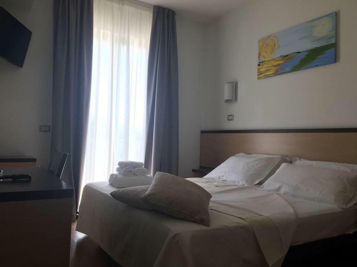 Hotel Royal San Benedetto del Tronto Exteriör bild