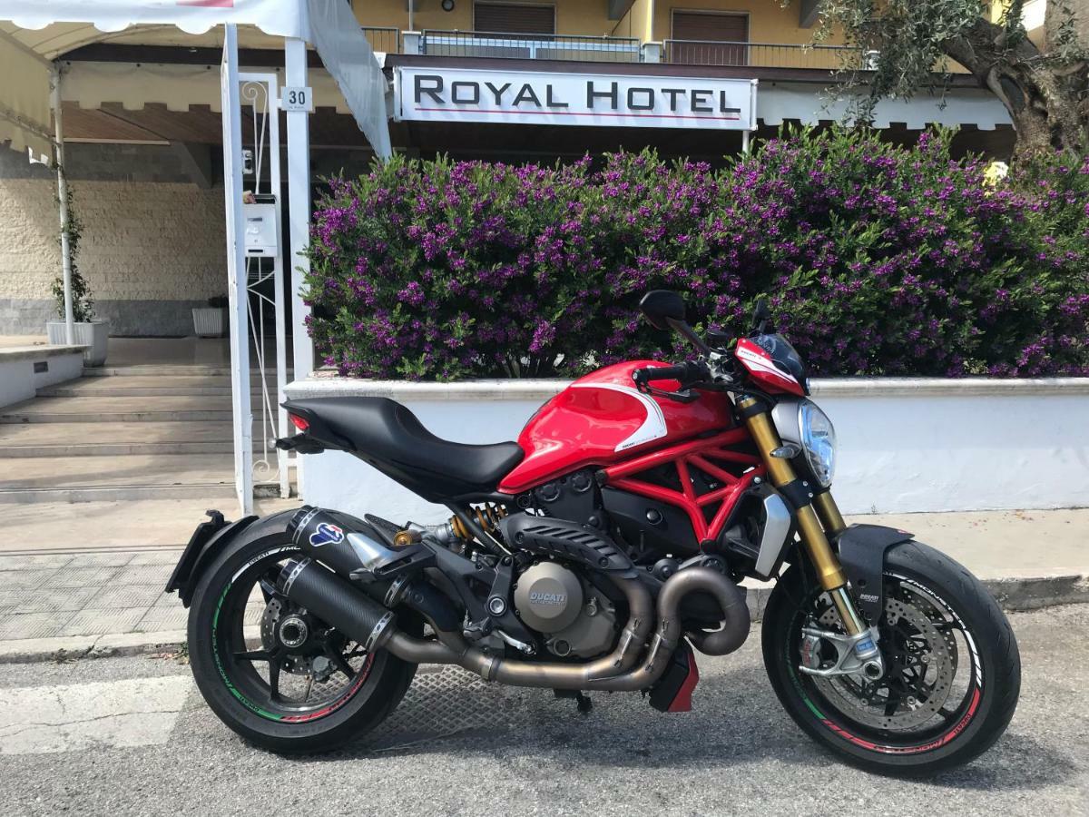 Hotel Royal San Benedetto del Tronto Exteriör bild