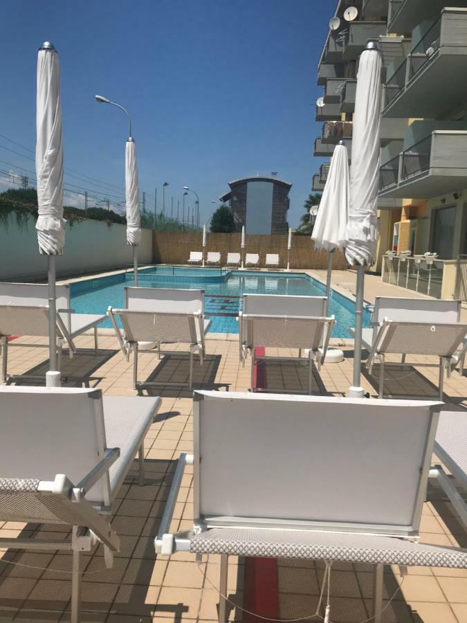 Hotel Royal San Benedetto del Tronto Exteriör bild