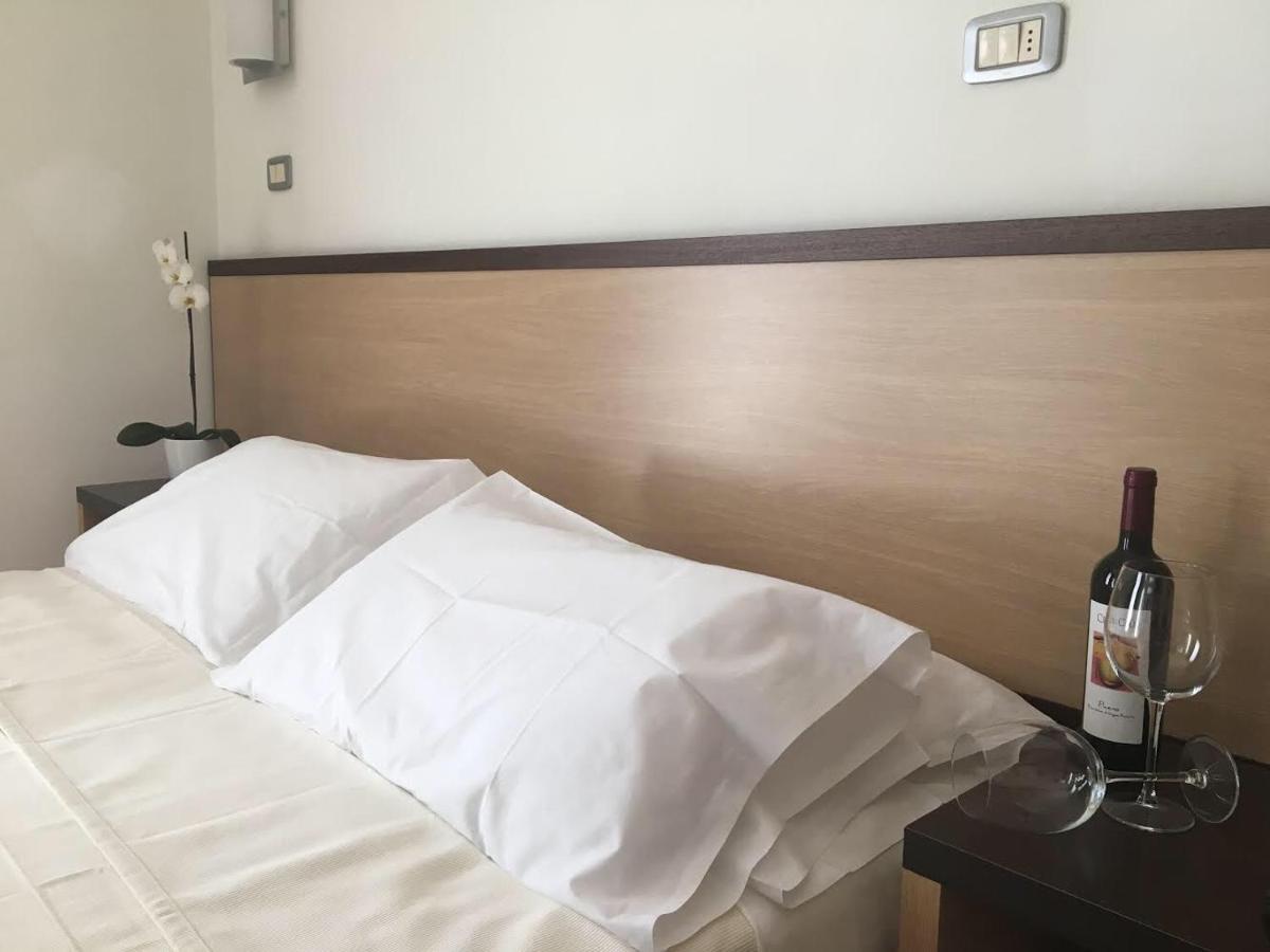 Hotel Royal San Benedetto del Tronto Exteriör bild