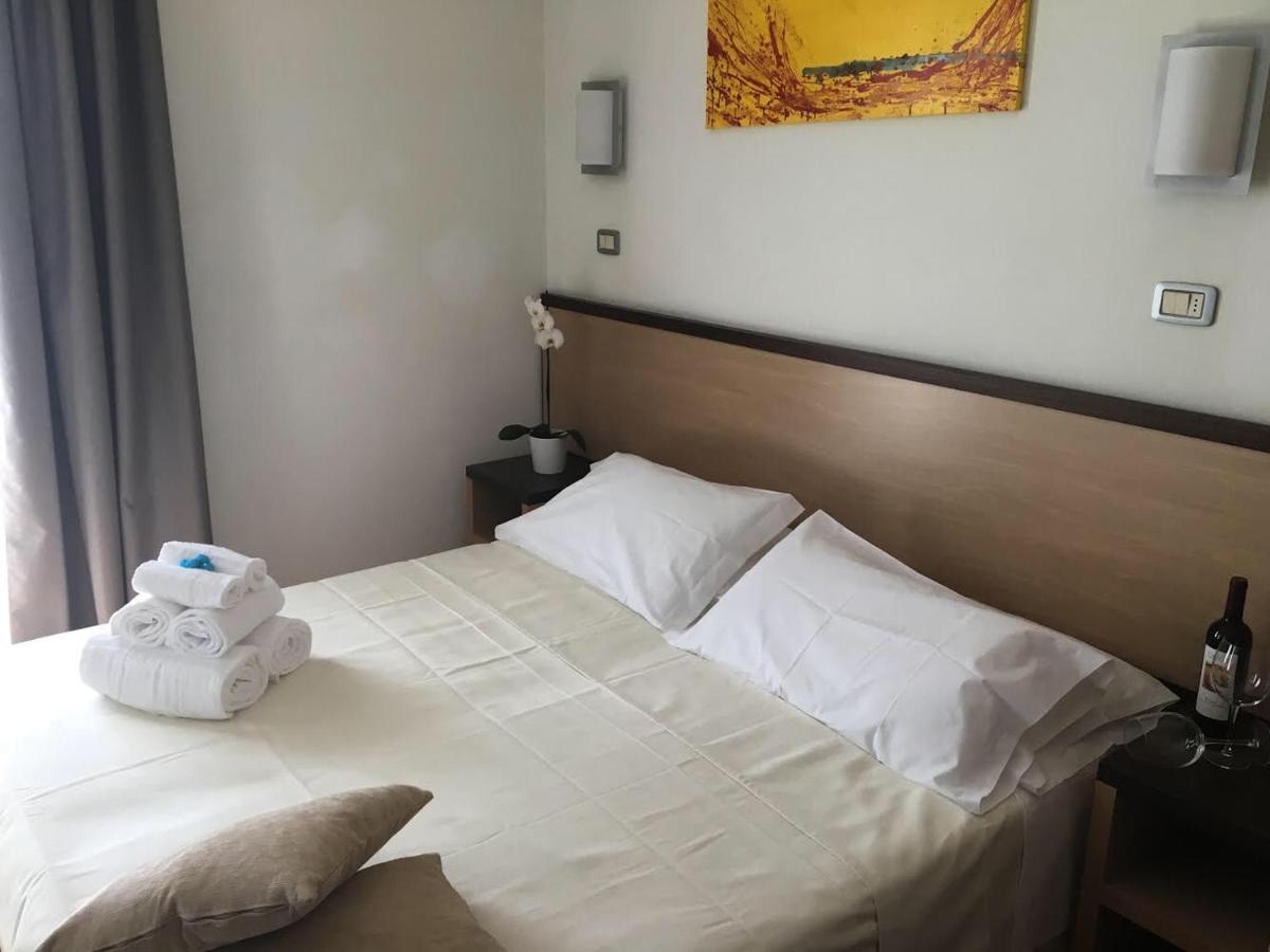 Hotel Royal San Benedetto del Tronto Exteriör bild